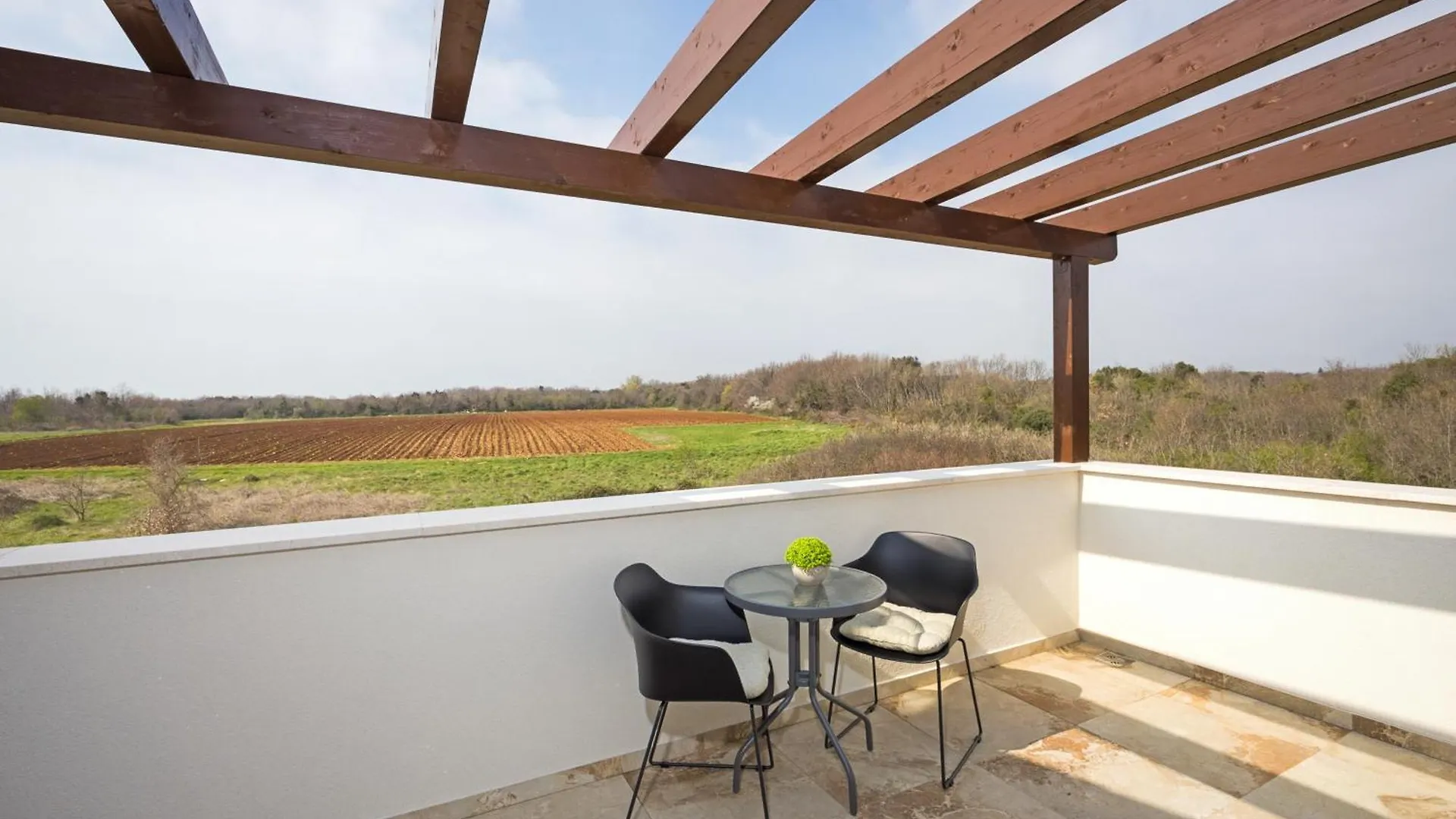 Villa Nur For 10 People Near Pula With 45 M2 Private Pool & Jacuzzi Only 2 Km From Beach