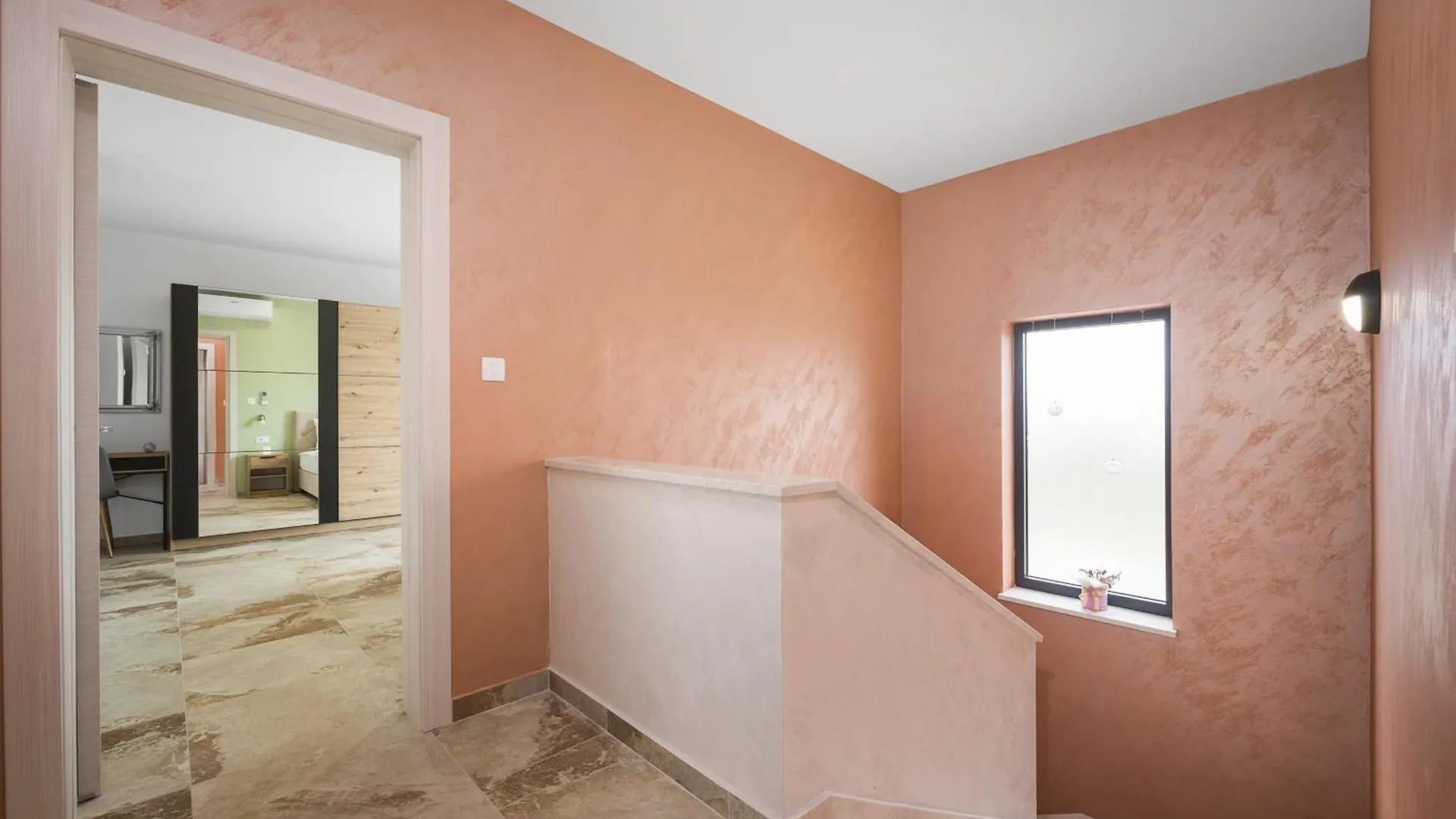Villa Nur For 10 People Near Pula With 45 M2 Private Pool & Jacuzzi Only 2 Km From Beach