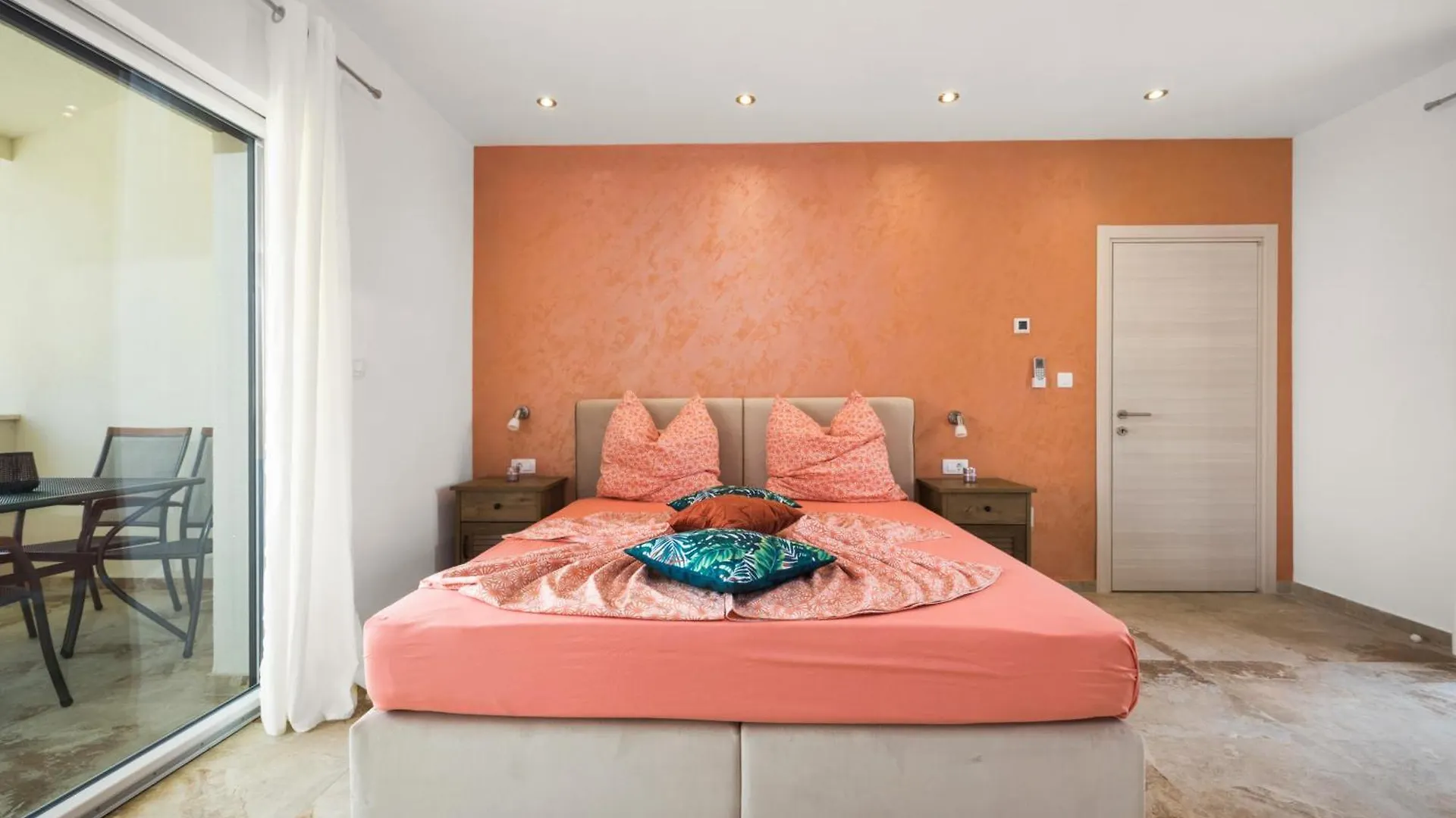 Villa Nur For 10 People Near Pula With 45 M2 Private Pool & Jacuzzi Only 2 Km From Beach
