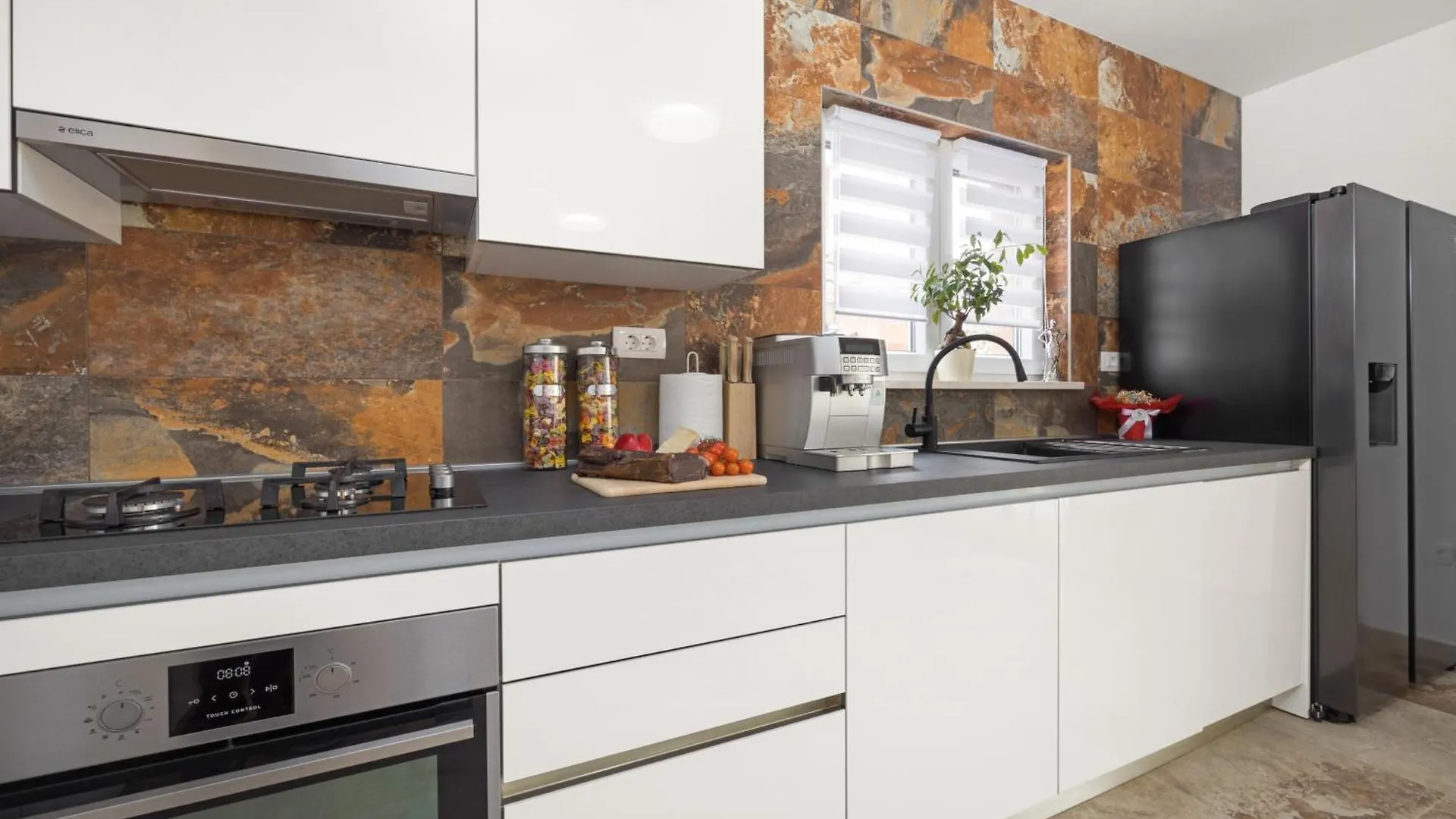 Villa Nur For 10 People Near Pula With 45 M2 Private Pool & Jacuzzi Only 2 Km From Beach Croatia