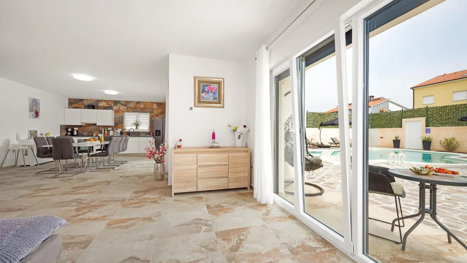 Villa Nur For 10 People Near Pula With 45 M2 Private Pool & Jacuzzi Only 2 Km From Beach Croatia