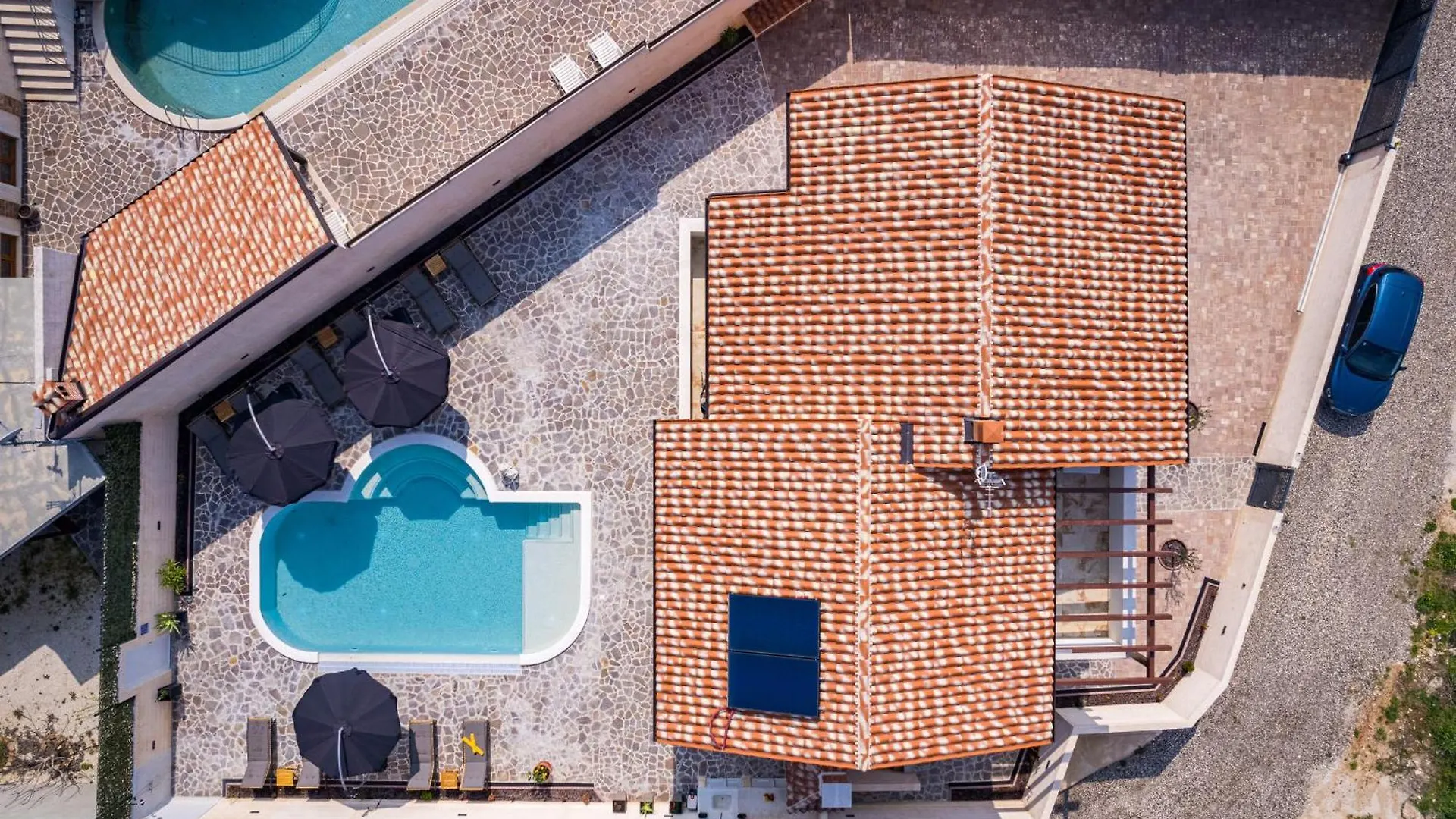 Villa Nur For 10 People Near Pula With 45 M2 Private Pool & Jacuzzi Only 2 Km From Beach