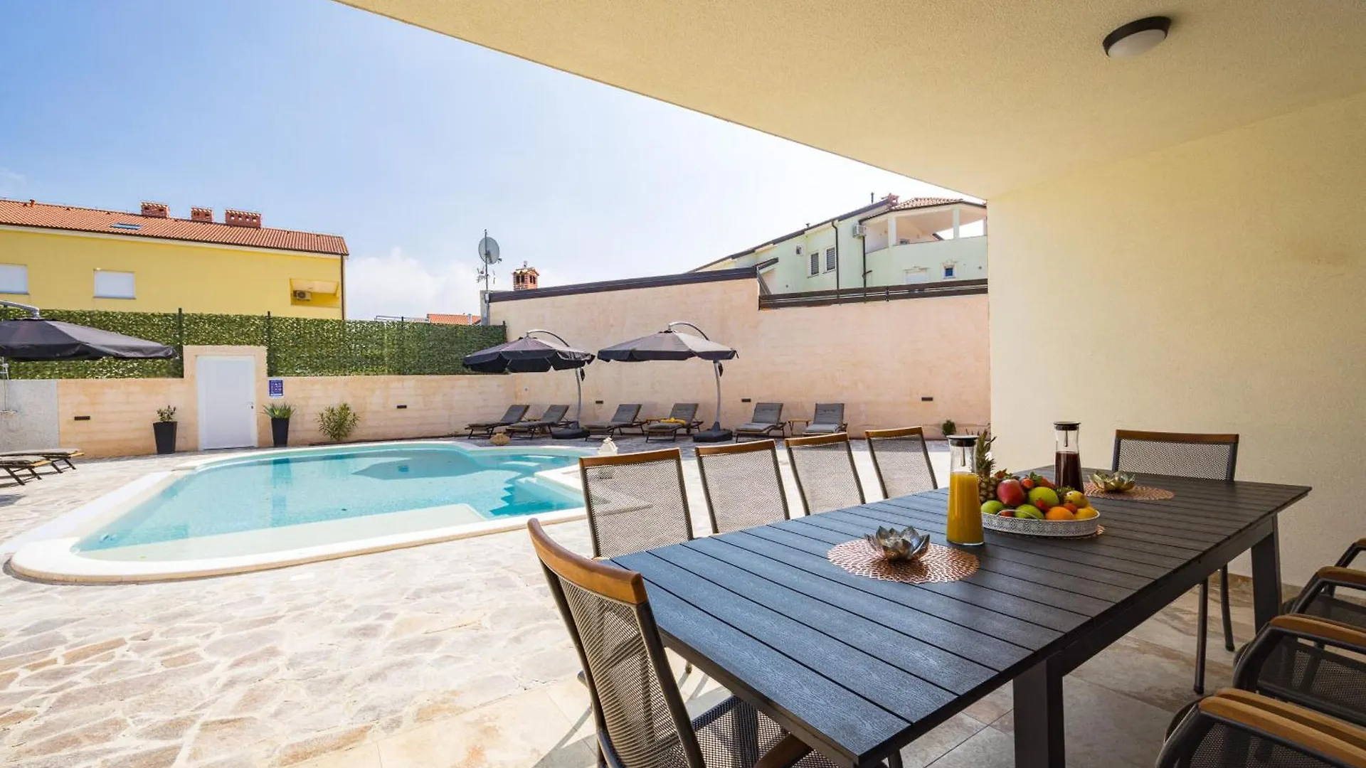 Villa Nur For 10 People Near Pula With 45 M2 Private Pool & Jacuzzi Only 2 Km From Beach 0*,