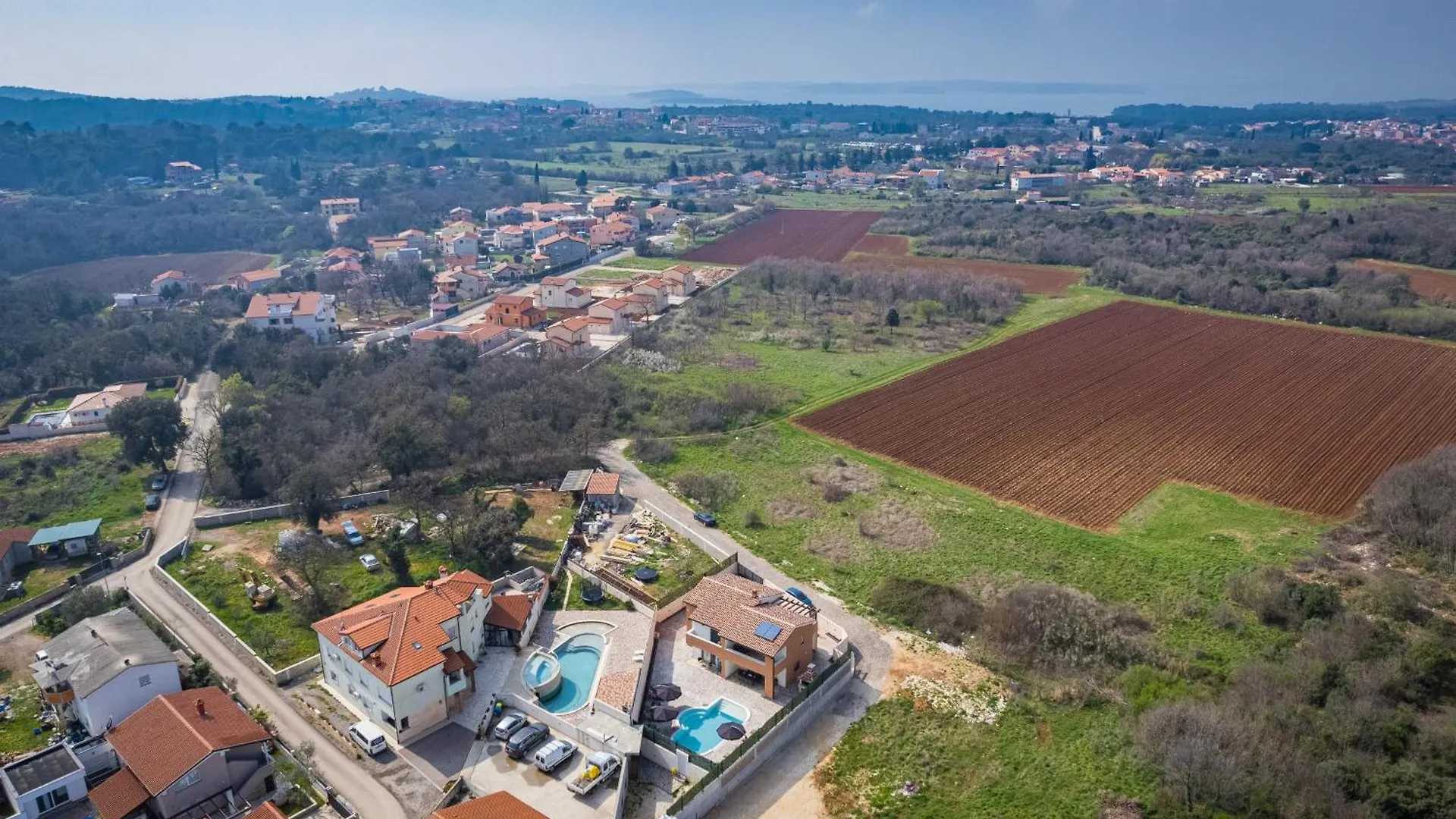Villa Nur For 10 People Near Pula With 45 M2 Private Pool & Jacuzzi Only 2 Km From Beach 0*,  Croatia